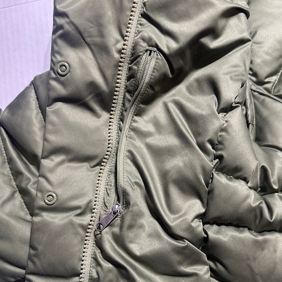 Patagonia Women's olive drab Puffer Jacket w zippers and snap buttons goosedown - Picture 12 of 14